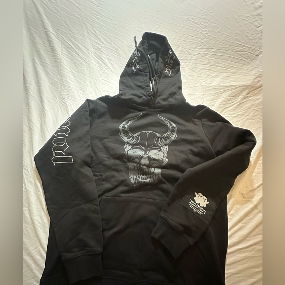 Black Twin Paranormal hoodie size Xl